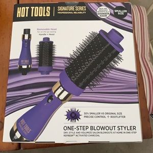 Hot Tools signature series one-step blowout styler.